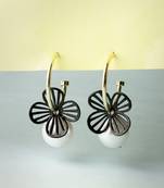 Women rhodium-plated pearl beaded drop earrings