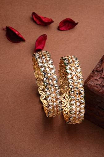 Women set of 2 gold plated kundan studded bangles