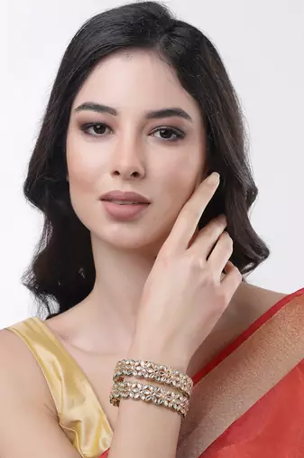 Women set of 2 gold plated kundan studded bangles