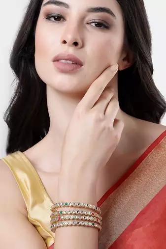 Women set of 4 gold plated kundan studded bangles