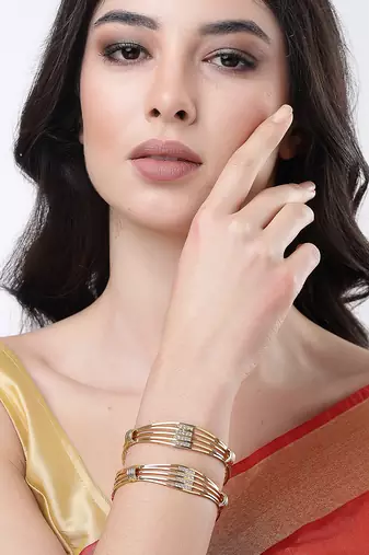 Women set of 2 gold plated studded bangles