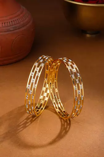 Women set of 2 gold-plated traditional bangles