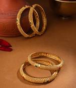 Women's set of 4 gold-plated traditional bangles