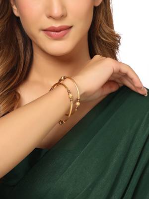 Women set of 2 gold-plated traditional bangles 2