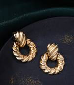 Women gold toned circular drop earrings