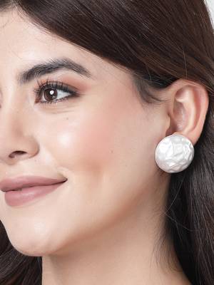 Women white circular studs earrings 3