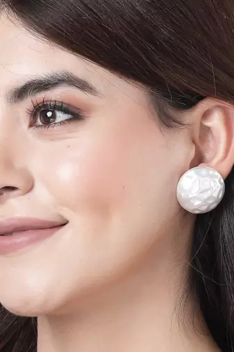 Women white circular studs earrings