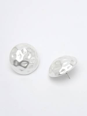 Women white circular studs earrings 4