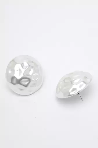 Women white circular studs earrings