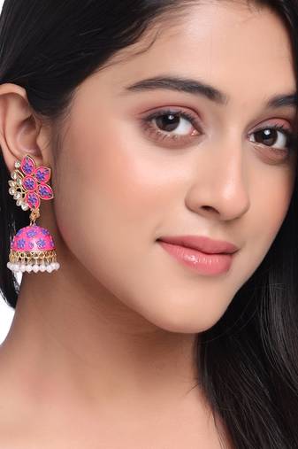 Women pink dome shaped jhumka earrings