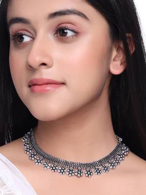 Women silver-plated oxidised necklace 2