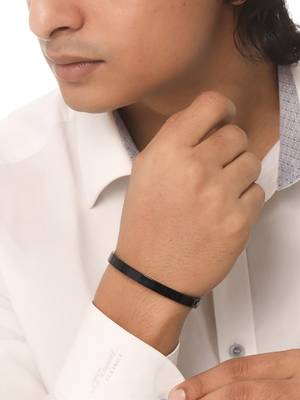 Men's black metal interlock kada bracelet 2