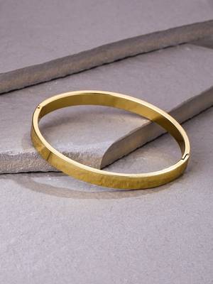 Men's gold metal interlock kada bracelet 1