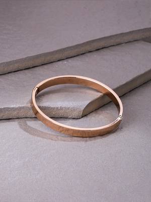 Men's rose gold metal interlock kada bracelet 1