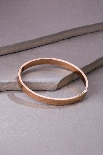 Men's rose gold metal interlock kada bracelet