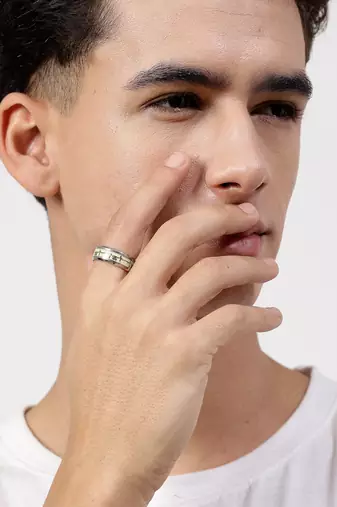 Men's rhodium-plated silver-toned stainless steel finger ring