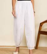 Winered women white pant with gathers and lace detailing