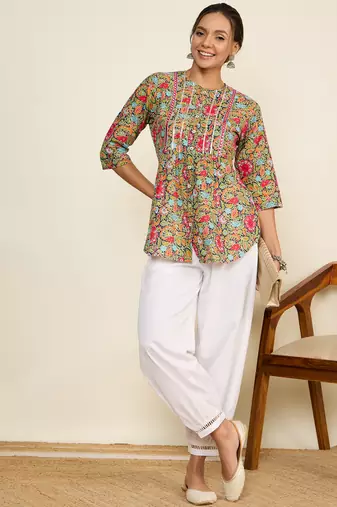 Winered women white pant with gathers and lace detailing