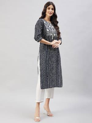 Winered women  black bandhani cotton straight kurta 4