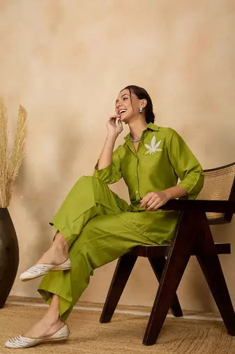 Winered woman solid green leaf embroidery co-ord set