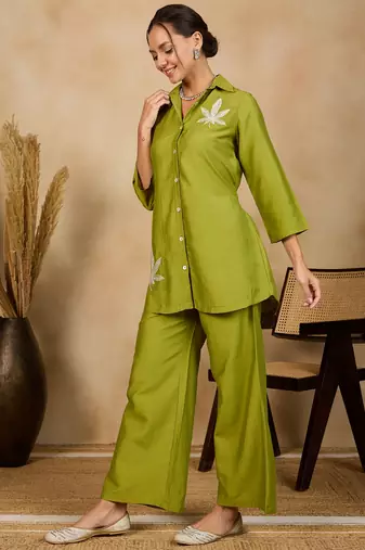 Winered woman solid green leaf embroidery co-ord set