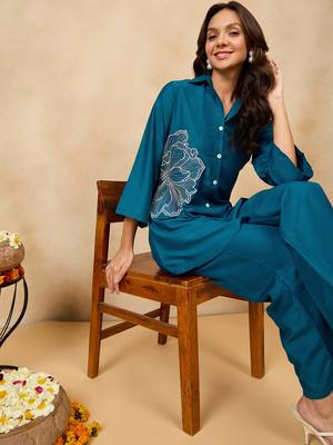 Winered woman solid blue flower embroidery co-ord set 3