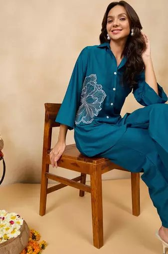 Winered woman solid blue flower embroidery co-ord set
