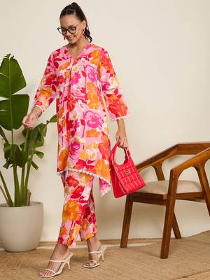 Winered woman pink floral print scalloped aymmetric hem co-ord set 1