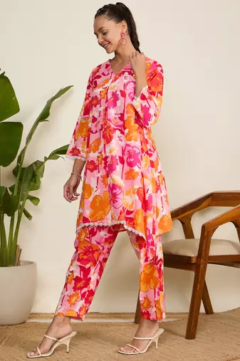 Winered woman pink floral print scalloped aymmetric hem co-ord set