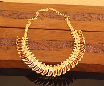 Kerala style gold plated palakka necklace 3