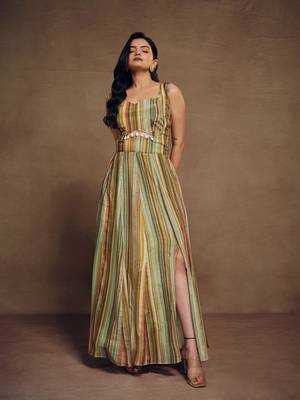 Striped sleeveless maxi dress with seashell belt detail 1