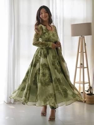 Green floral printed organza dress with dupatta 3