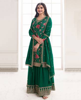 Prachi Desai's Elegant Green Floral Printed Straight Suit Set For Women Pakistani Style 1