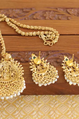 Designer matte finish temple necklace