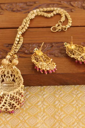Designer matte finish temple necklace