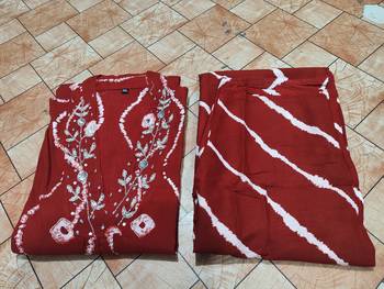 Women bandhej hand work kurta with pant 2