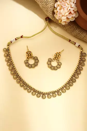 Gold Plated Necklace Set with Round Shape Design