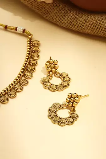 Gold Plated Necklace Set with Round Shape Design