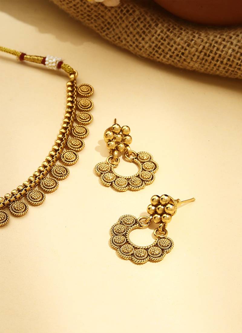 Gold Plated Necklace Set with Round Shape Design