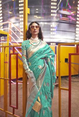 Kimisha Women'S Turquoise silk blend Woven Saree With Unstitched Blouse Piece 1