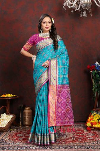 Vedant Vastram Women'S Rama Color Kanjeevaram Patola Silk Blend Saree 