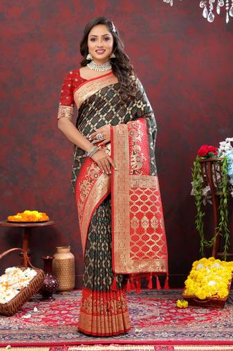 Vedant Vastram Women'S Bottle Green Color Kanjeevaram Patola Silk Blend Saree 