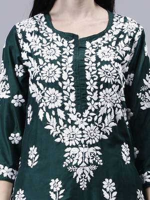 hand embroidered dark green muslin lucknowi chikan kurta 4