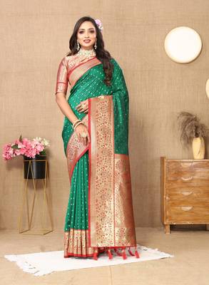 Vedant Vastram Women'S Green Color Kanjeevaram Silk Blend Saree  1