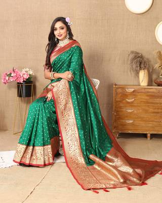 Vedant Vastram Women'S Green Color Kanjeevaram Silk Blend Saree  4