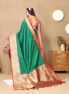 Vedant Vastram Women'S Green Color Kanjeevaram Silk Blend Saree  5