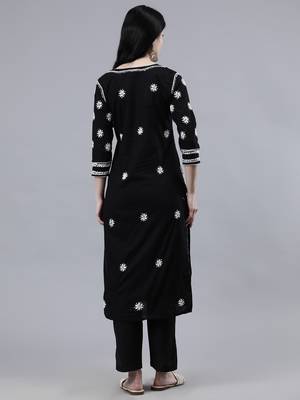 hand embroidered black cotton lucknowi chikan kurta 2