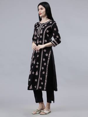 hand embroidered black cotton lucknowi chikan kurta 4