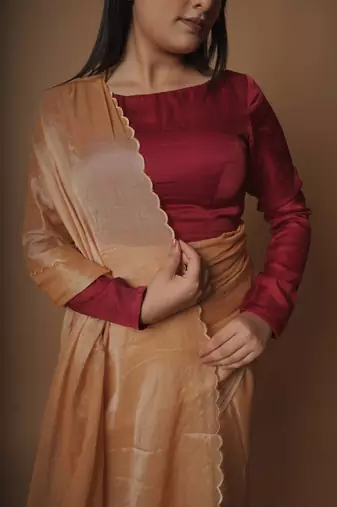 Huts And Looms Yellow Handloom Cotton Silk Saree With Scallop Border Without Blouse