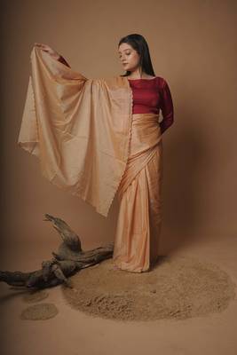 Huts And Looms Yellow Handloom Cotton Silk Saree With Scallop Border Without Blouse 5
